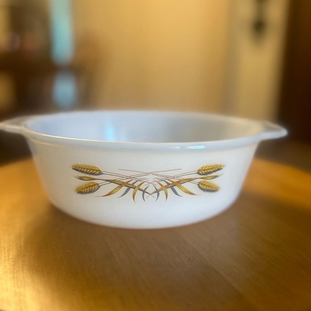 Vintage Anchor Hocking Golden Wheat Round Casserole Baking Dish 447